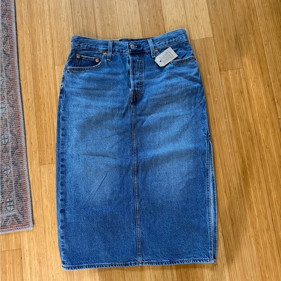 NWT Levi’s Side Slit Skirt - Picture 4 of 10